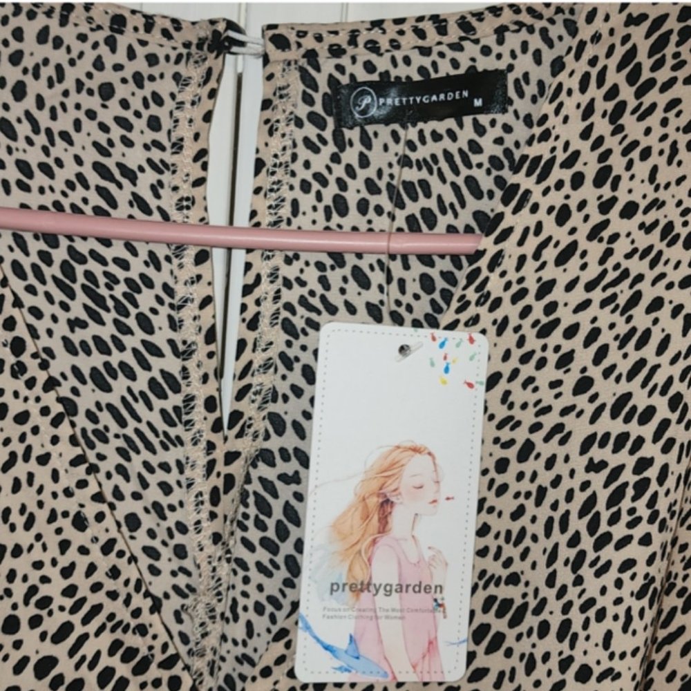 ⬇️💲NWT - Pretty Garden - Animal Print - Romper - Picture 6 of 8